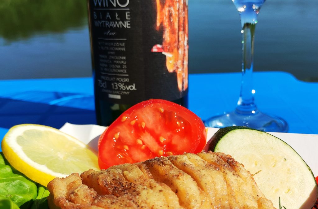 Wytrawna biel z Manru ze smażonym karpiem z Fish Trucka